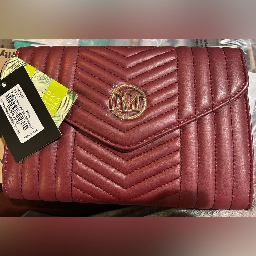 NWT- Badgley Mischka V quilting center crossbody in wine - style 4183 - Picture 3 of 8